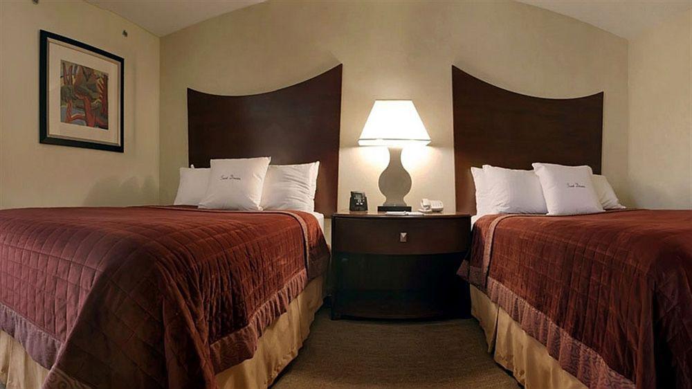Doubletree By Hilton Johnson City Exterior photo