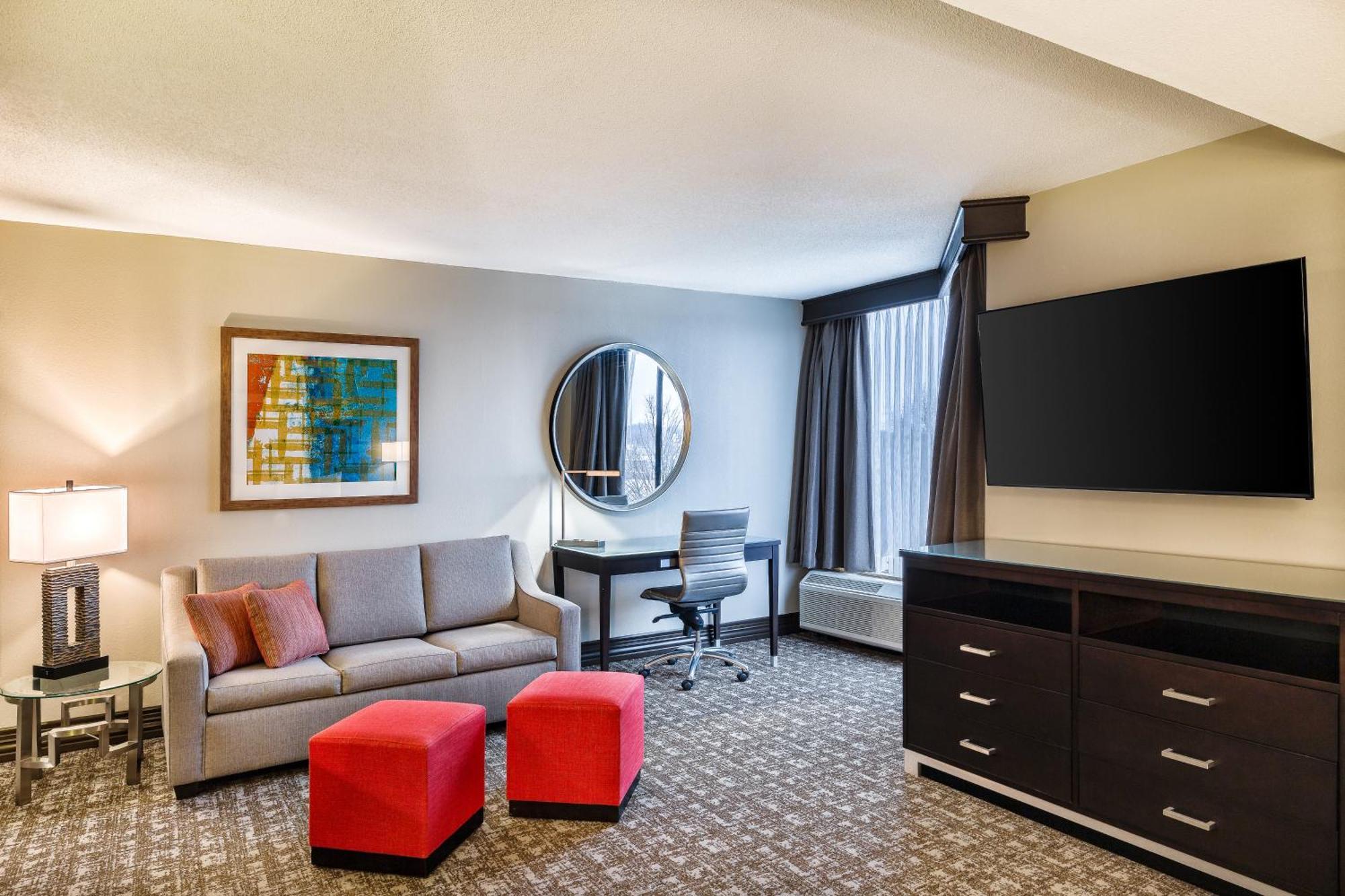 Doubletree By Hilton Johnson City Exterior photo