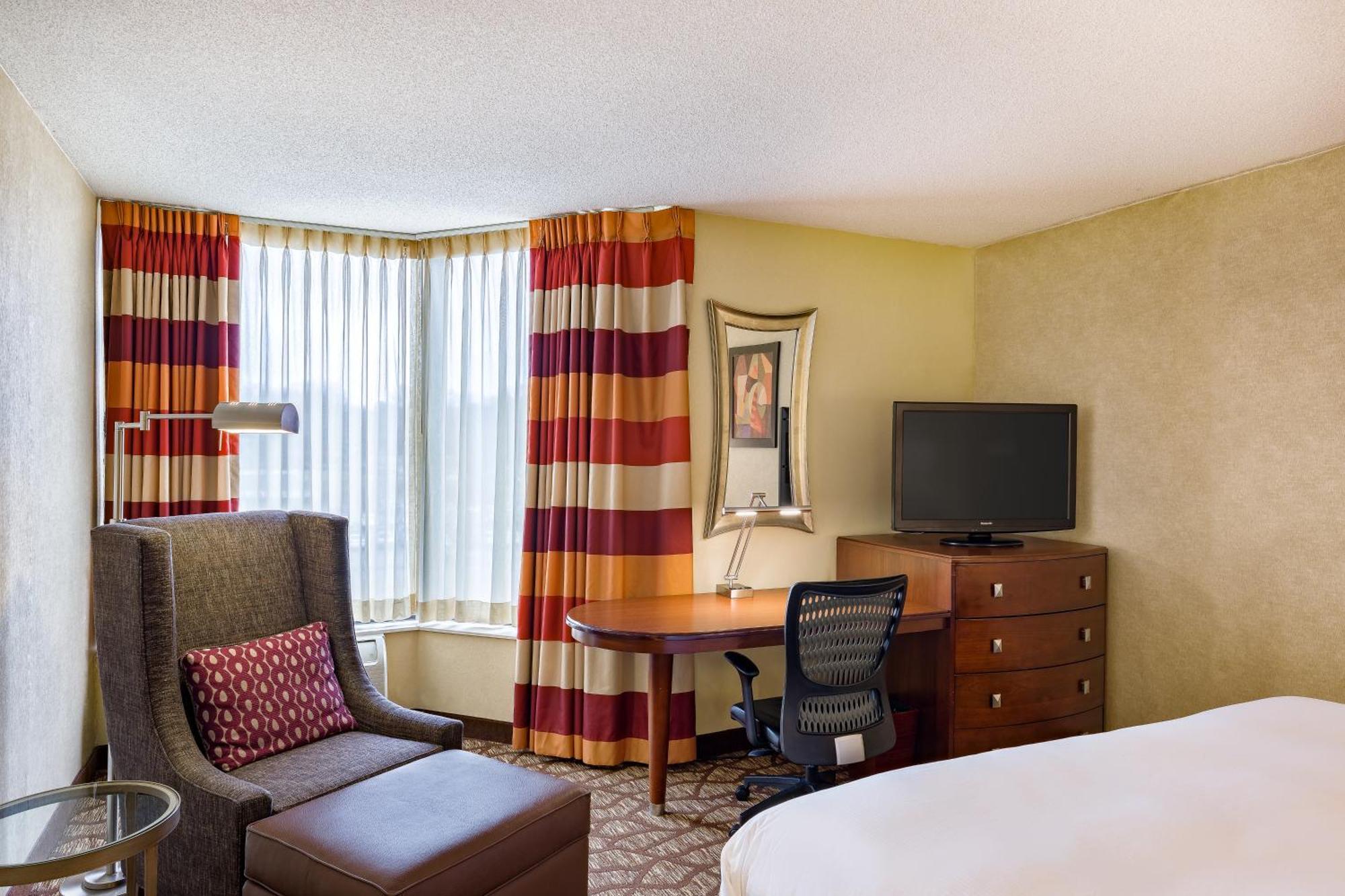 Doubletree By Hilton Johnson City Exterior photo