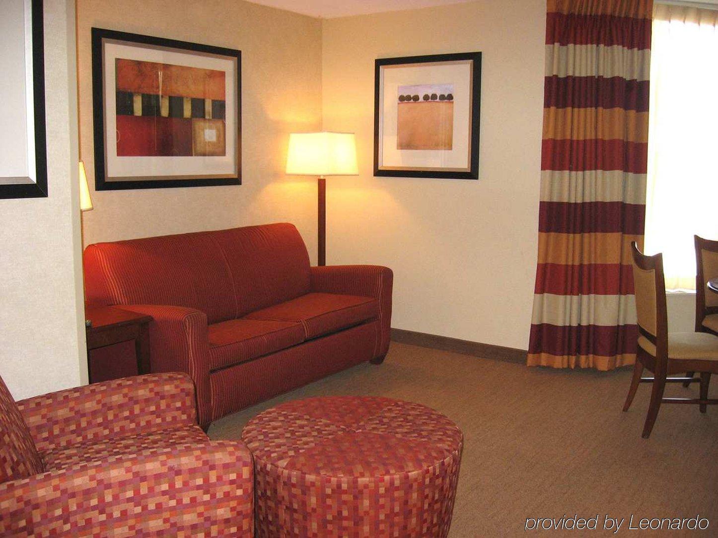 Doubletree By Hilton Johnson City Hotel Room photo